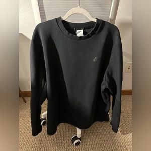 Black Nike Tech Fleece Crewneck sweatshirt
